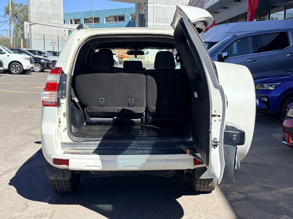 Toyota Land Cruiser Prado 2.7 Limited 4x4 At 3p año 2017