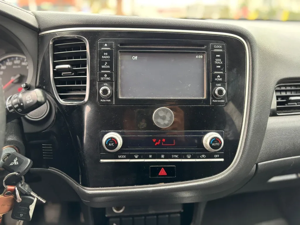 Mitsubishi Outlander 2.0 4x2 Mt 5p año 2021