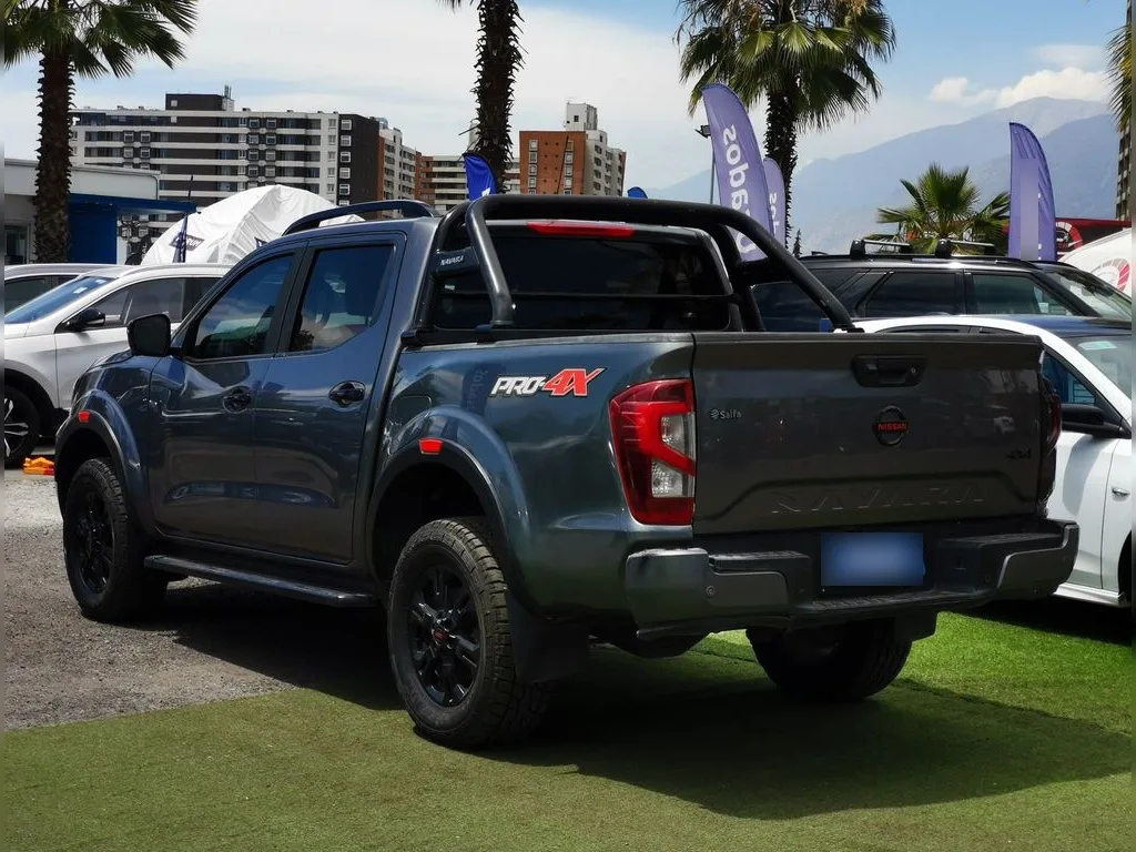 Nissan Navara 2.3d Pro4x Diesel 4x4 Dob.cab. At 4p año 2022