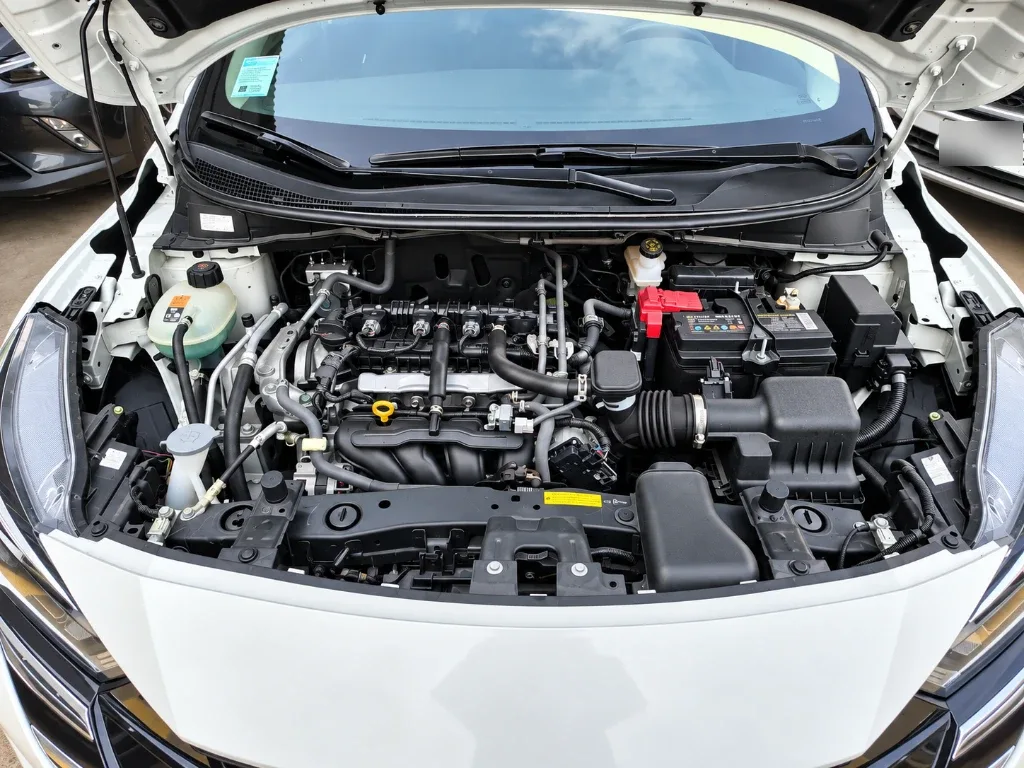 Nissan Versa 1.6 Sense 4x2 Mt 4p año 2025