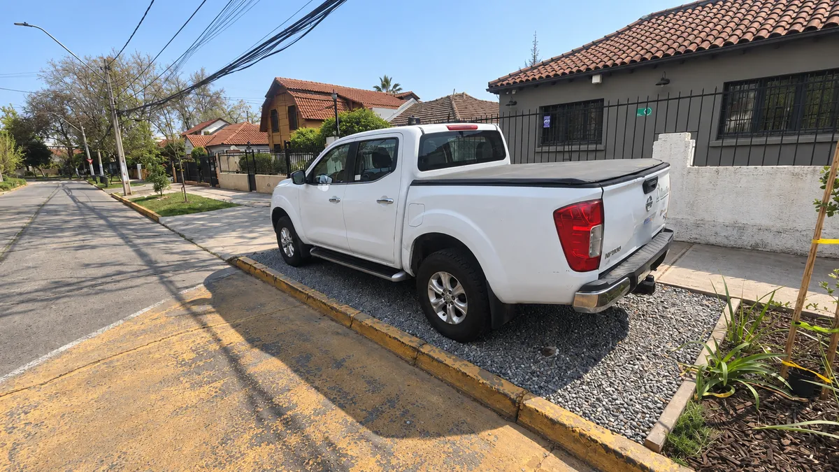 NISSAN NP300 2.3 Dc Xe Mt Diesel año 2019