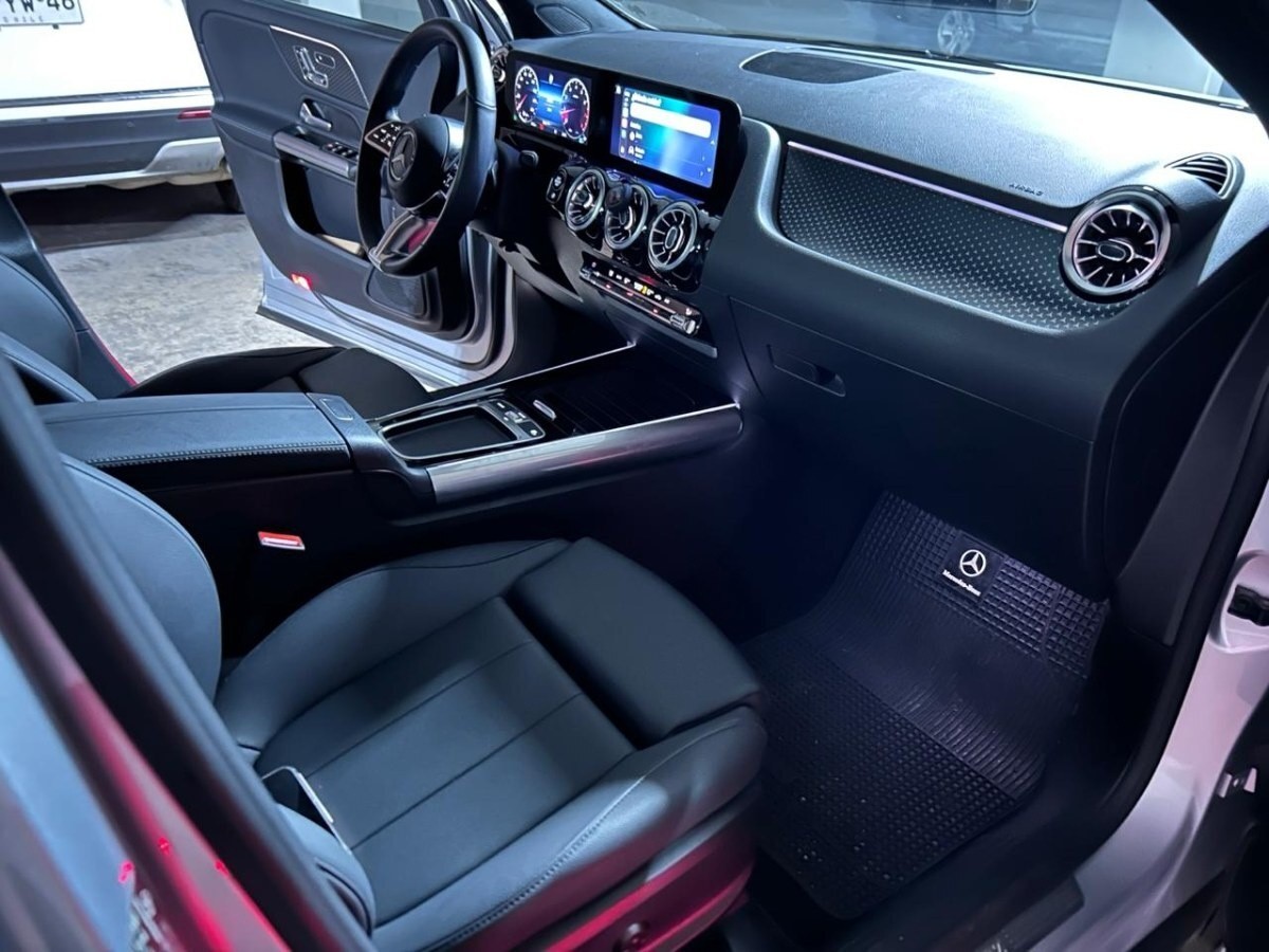MERCEDES BENZ GLA200 1.6 Amg At año 2026