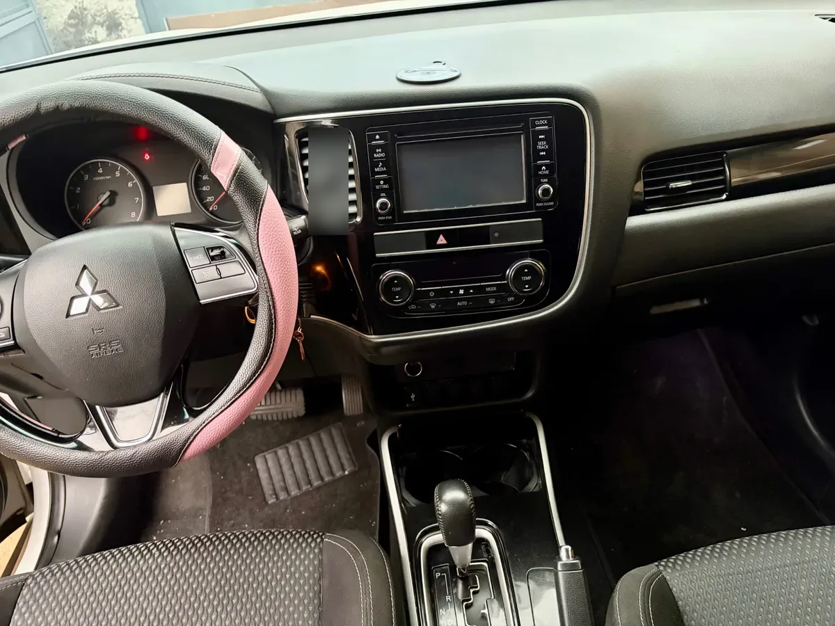 MITSUBISHI OUTLANDER 2.0 Mt año 2019