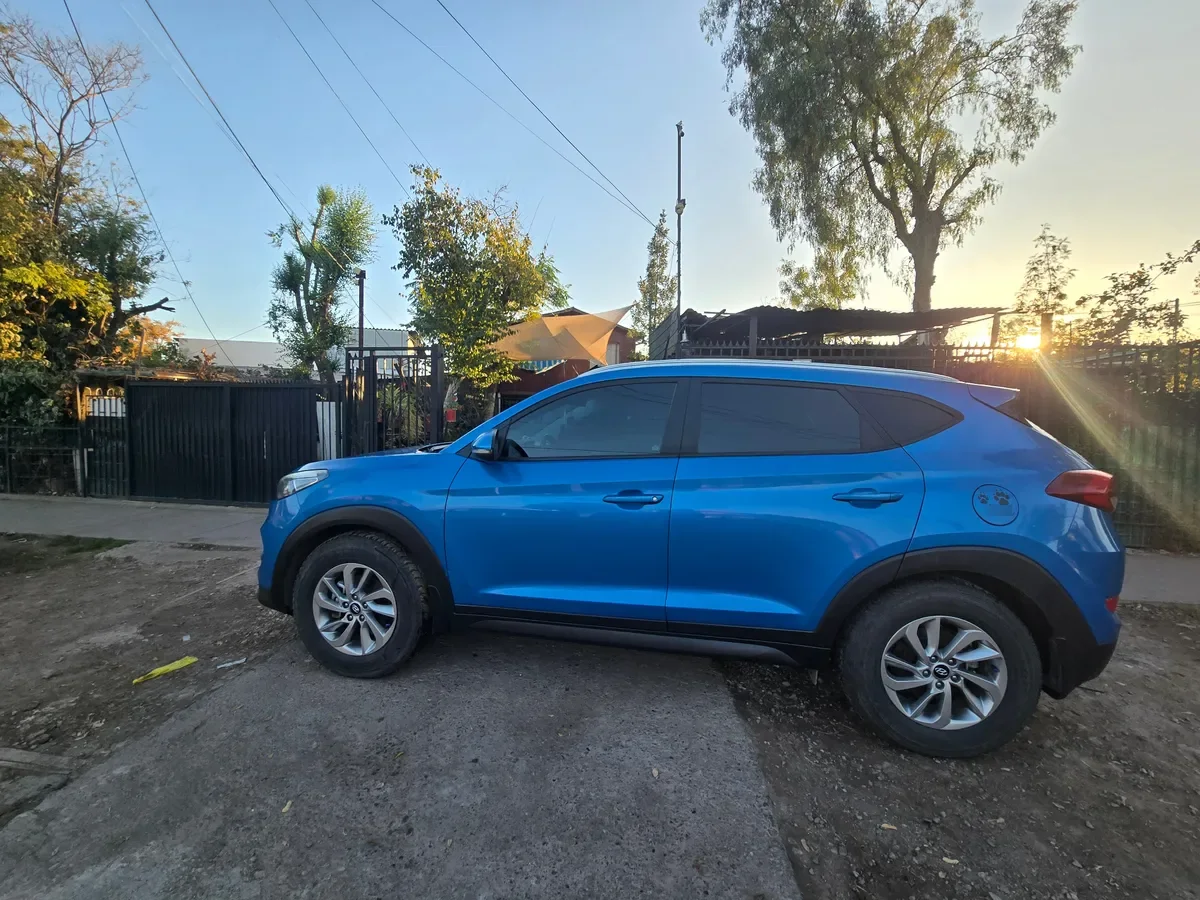 HYUNDAI TUCSON 2.0 Lm P/e 5dr Crdi Glsfull At 4x4 Diesel año 2017
