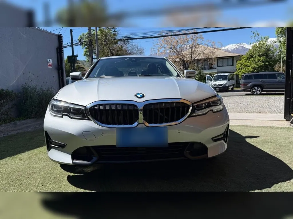 BMW 330 2.0 Sport E 4x2 año 2021