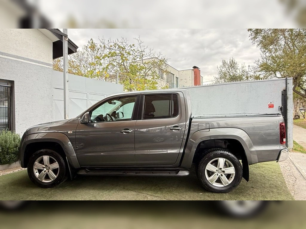 Volkswagen Amarok 2.0 Highline Diesel 4motion 4x4 Dob. Cab. At 4p año 2021