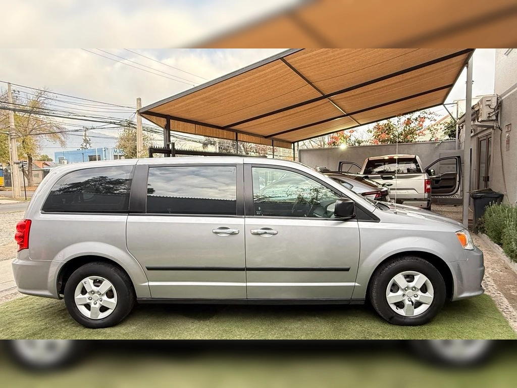Dodge Grand Caravan 3.6 año 2013