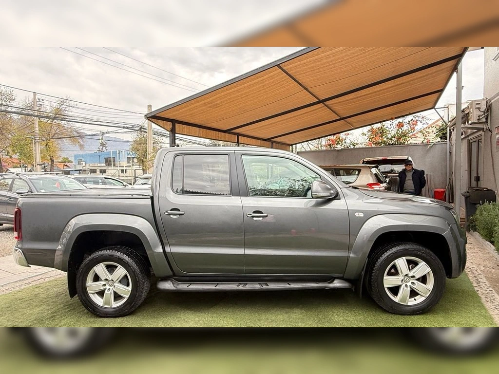Volkswagen Amarok 2.0 Highline Diesel 4motion 4x4 Dob. Cab. At 4p año 2021