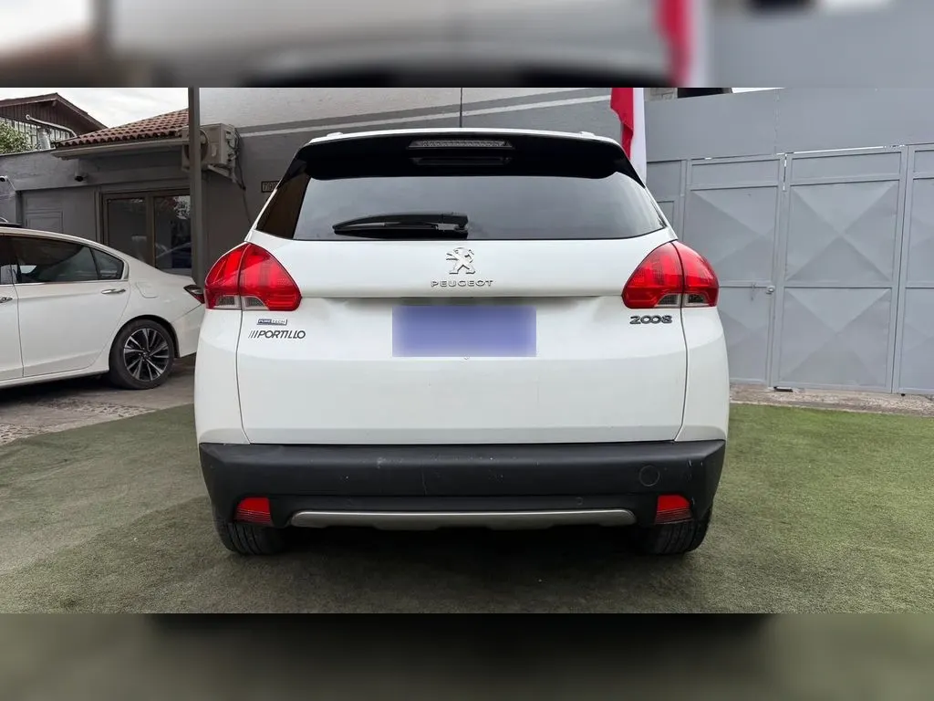 Peugeot 2008 1.2 Allure Puretech 4x2 Eat6 E6 5p año 2016