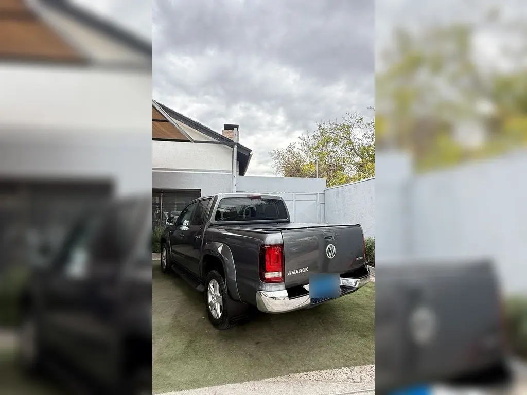 Volkswagen Amarok 2.0 Highline Diesel 4motion 4x4 Dob. Cab. At 4p año 2021
