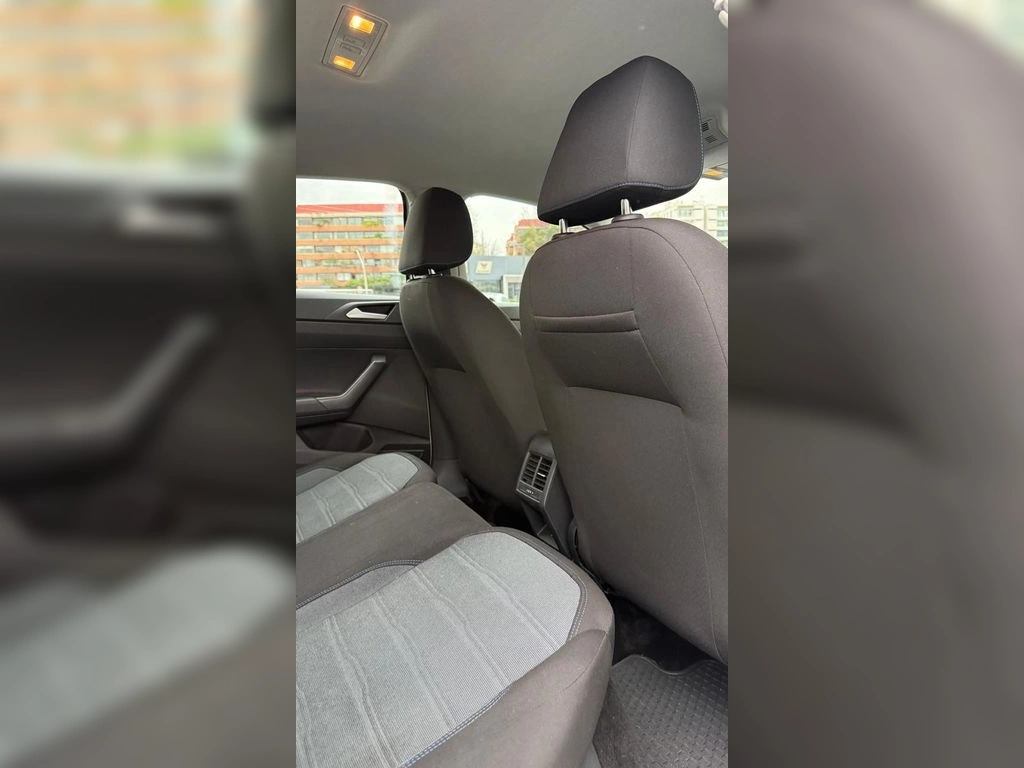Volkswagen Nivus 1.0 Tsi Comfortline 4x2 At 5p año 2023