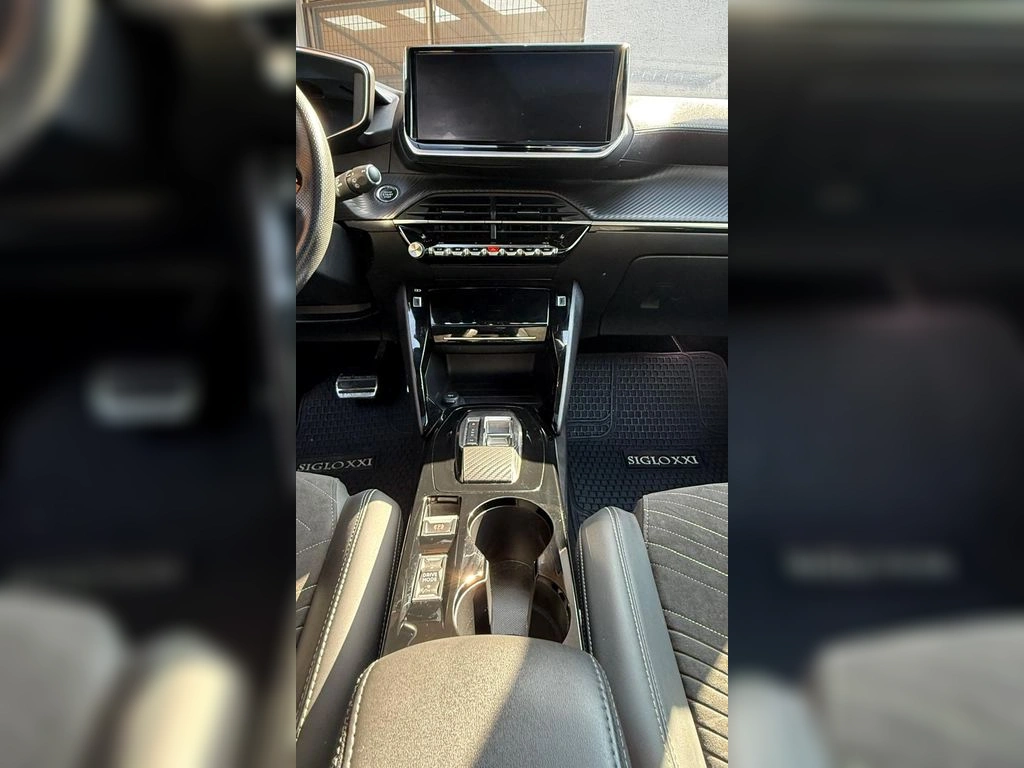 Peugeot 2008 Gt Line Blue Hdi 130 Eat8 1.5 año 2024