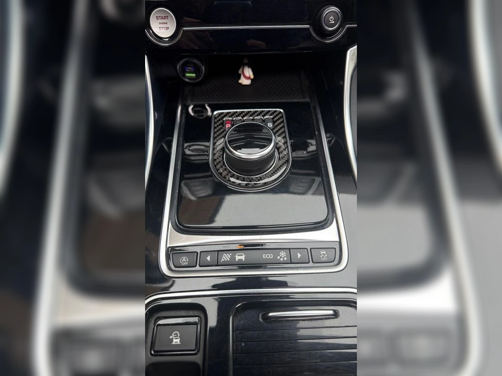 Jaguar Xe 2.0 D Prestige 4x2 At año 2019