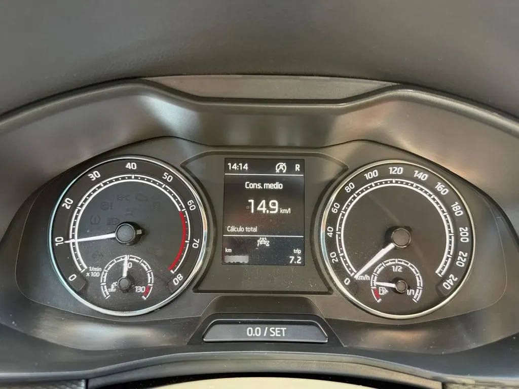 Skoda Scala 1.0 Tsi Ambition 4x2 Dsg año 2023