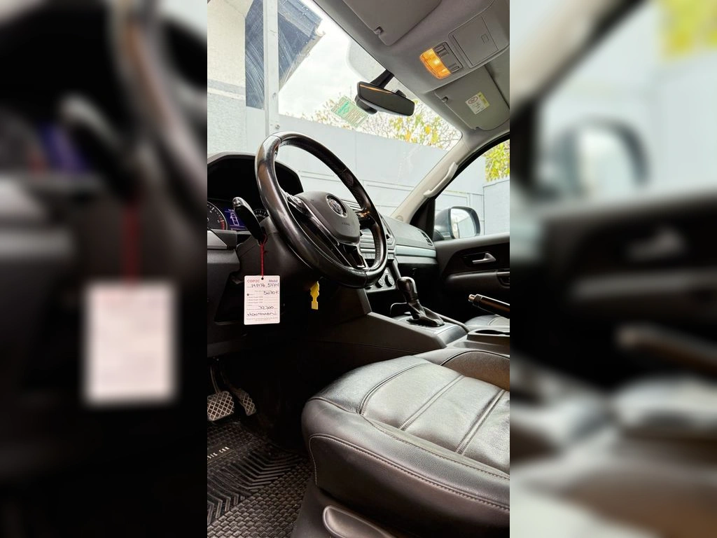 Volkswagen Amarok 2.0 Highline Diesel 4motion 4x4 Dob. Cab. At 4p año 2021