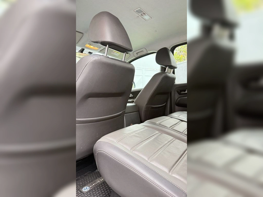 Volkswagen Amarok 2.0 Highline Diesel 4motion 4x4 Dob. Cab. At 4p año 2021