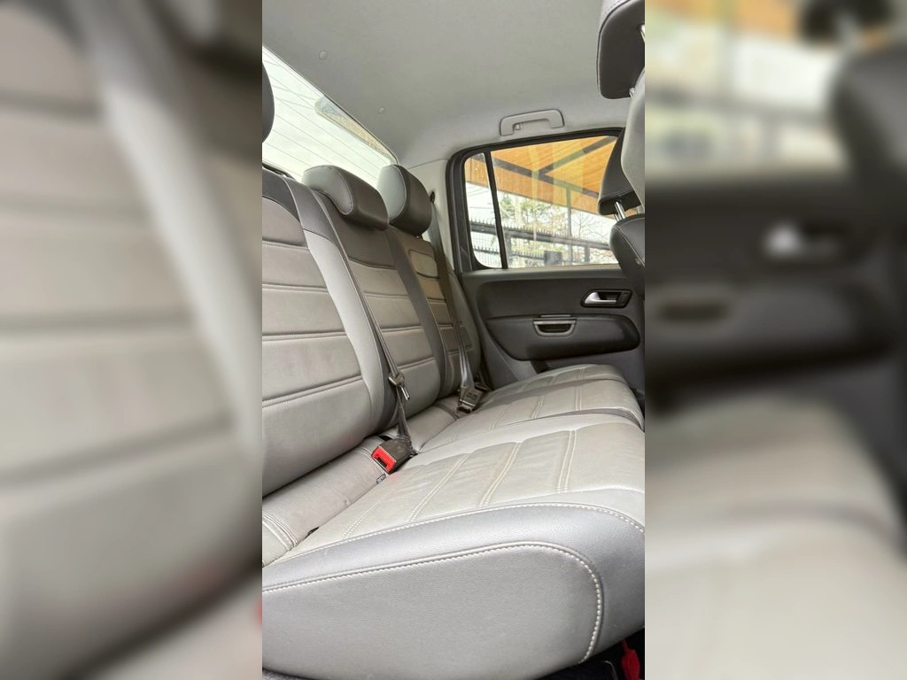 Volkswagen Amarok 2.0 Highline Diesel 4motion 4x4 Dob. Cab. At 4p año 2021