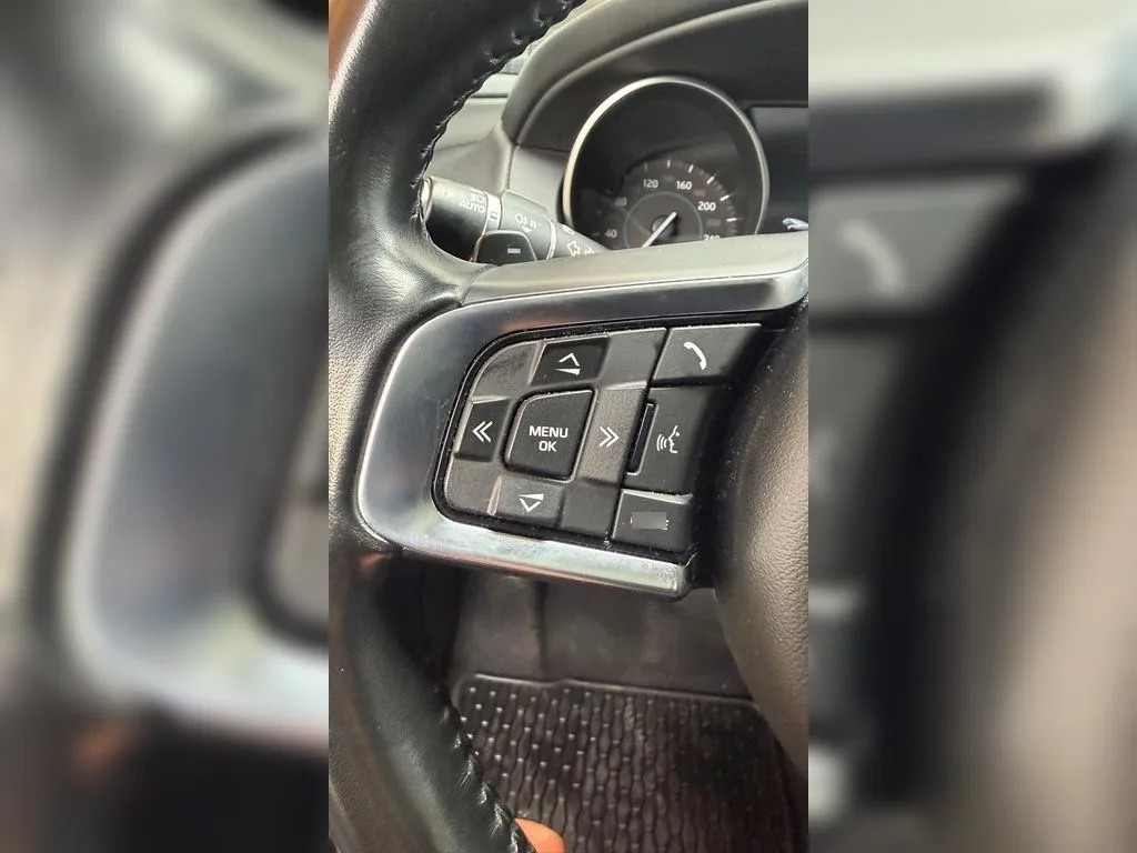 Jaguar Xe 2.0 D Prestige 4x2 At año 2019