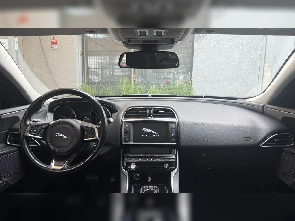 Jaguar Xe 2.0 D Prestige 4x2 At año 2019