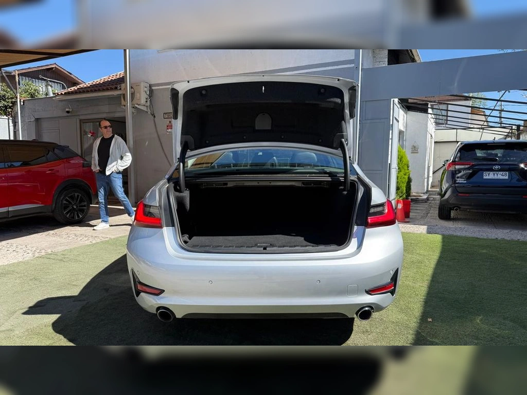 BMW 330 2.0 Sport E 4x2 año 2021