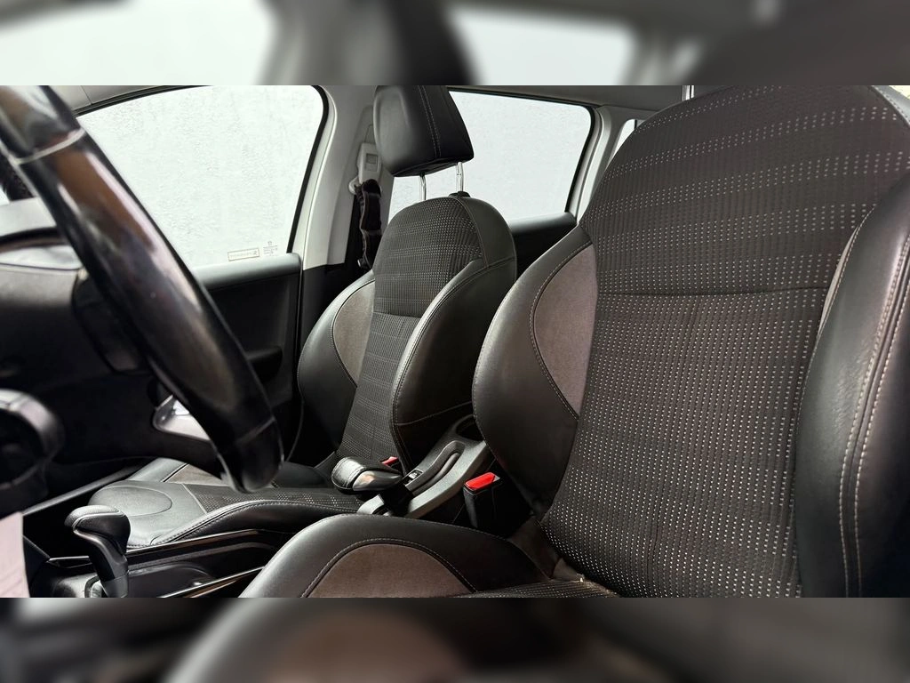Peugeot 2008 1.2 Allure Puretech 4x2 Eat6 E6 5p año 2016