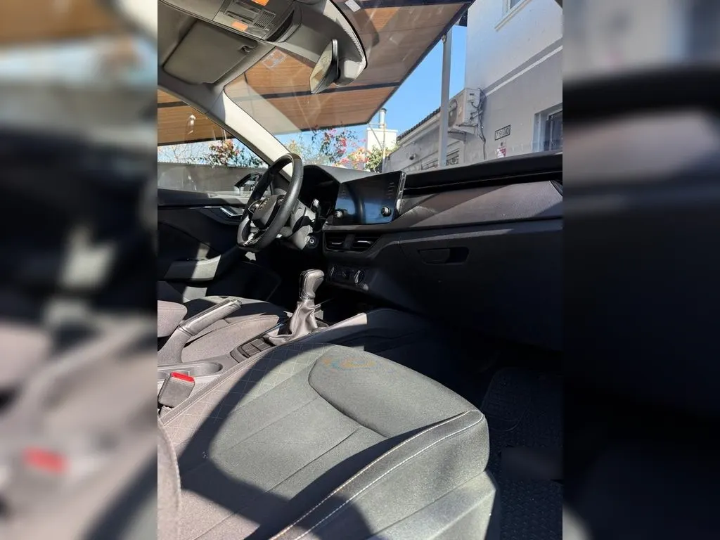 Skoda Scala 1.0 Tsi Ambition 4x2 Dsg año 2023