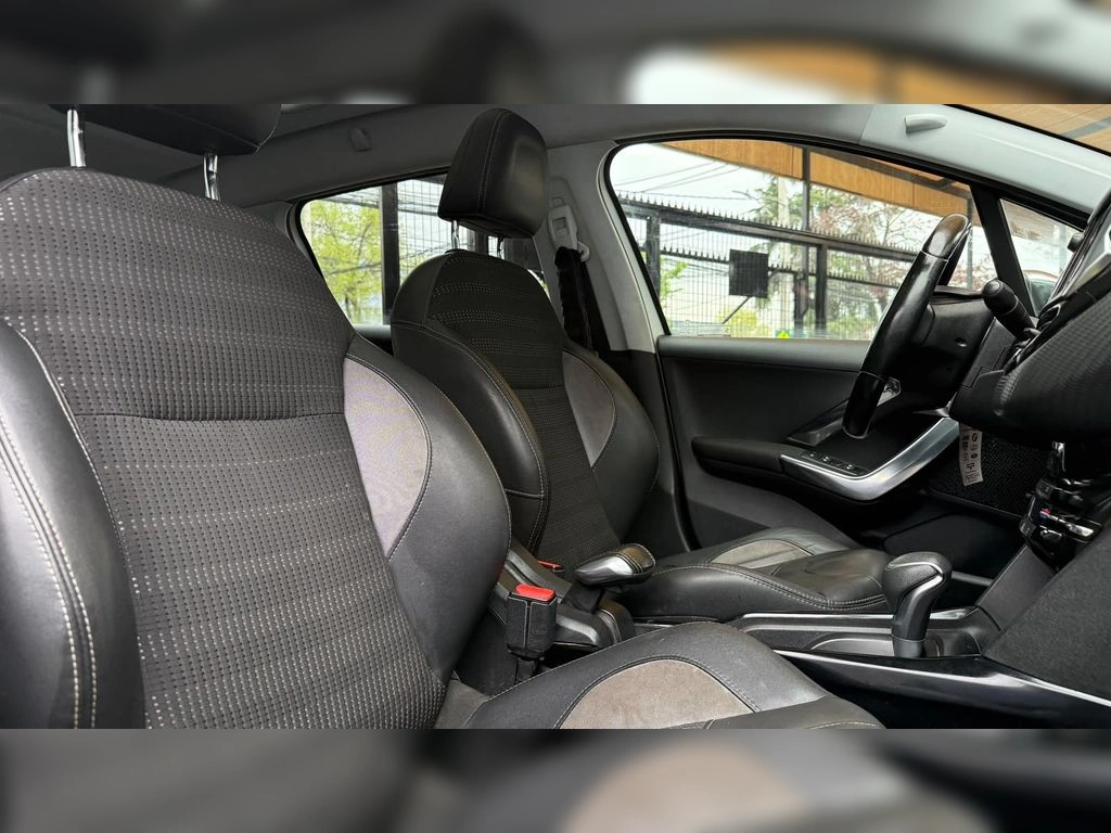 Peugeot 2008 1.2 Allure Puretech 4x2 Eat6 E6 5p año 2016