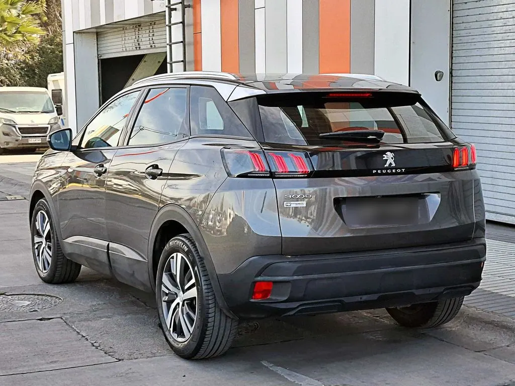 Peugeot 3008 1.5 Active Bluehdi 4x2 130 Mt6 5p año 2022
