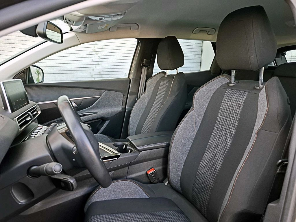 Peugeot 3008 1.5 Active Bluehdi 4x2 130 Mt6 5p año 2022