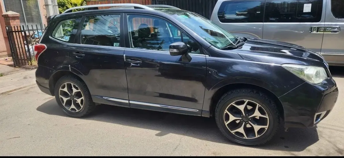 SUBARU FORESTER  año 2013