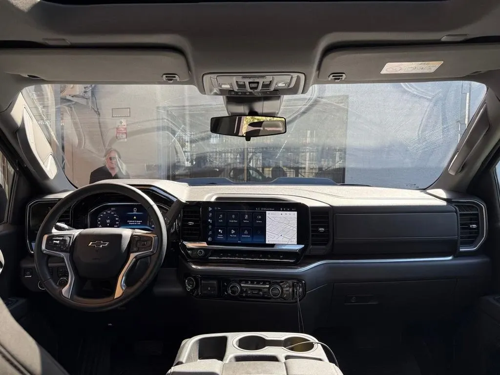 Chevrolet Silverado 5.3 Lt R Trail Boss Z71 4x4 At 4p año 2025