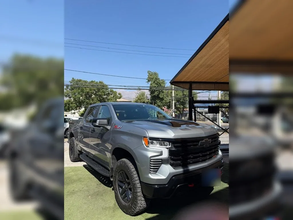 Chevrolet Silverado 5.3 Lt R Trail Boss Z71 4x4 At 4p año 2025