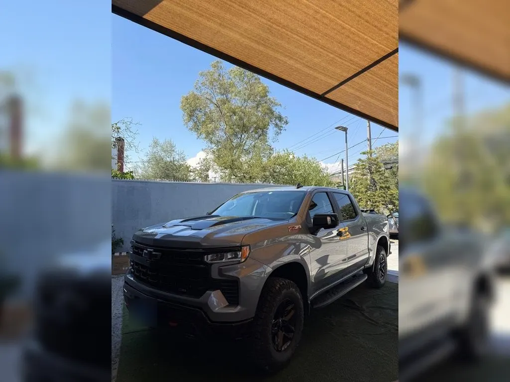 Chevrolet Silverado 5.3 Lt R Trail Boss Z71 4x4 At 4p año 2025