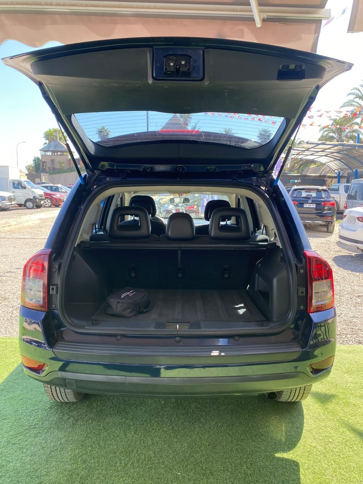 JEEP COMPASS  año 2013