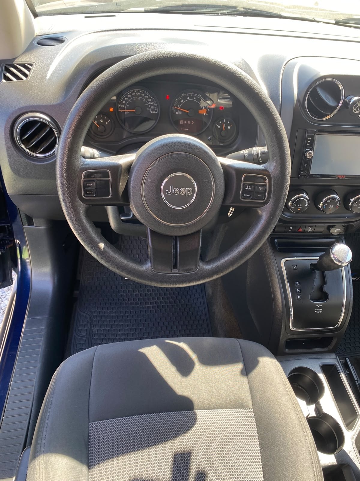 JEEP COMPASS  año 2013