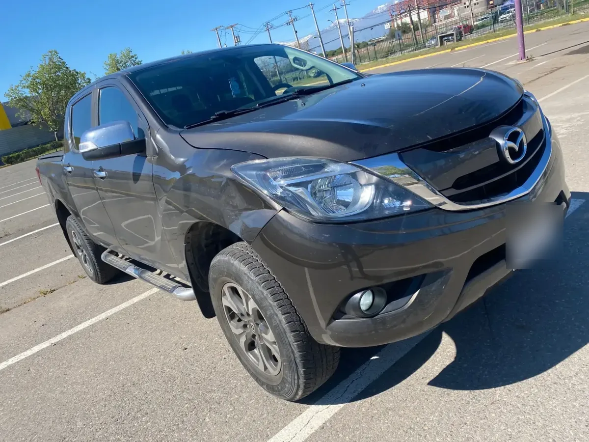 Mazda Bt-50 3.2 Sdx High Dob. Cab. Diesel 4x4 6at 4p año 2022