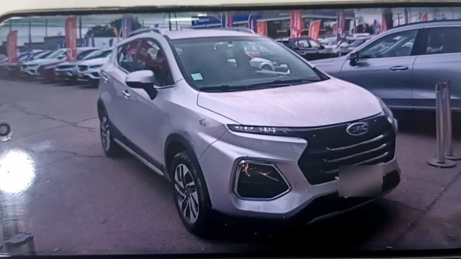 JAC Js3 1.6 Luxury 4x2 Cvt At 5p año 2023
