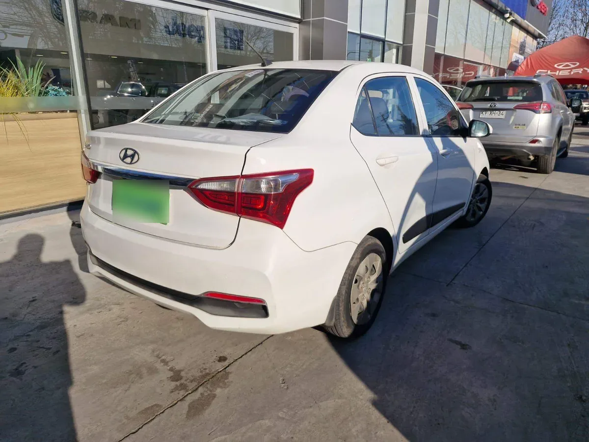 Hyundai Grand I10 1.2 Gls 4x2 Abs Ac 2ab 5mt 4p año 2018
