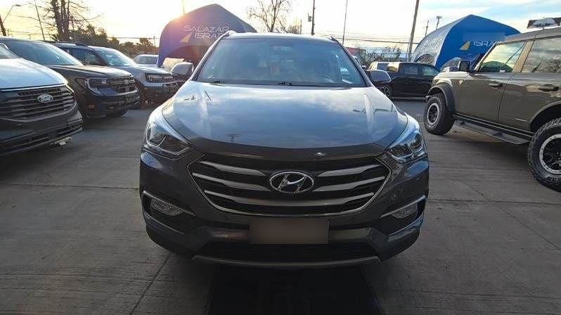Hyundai Santa Fe 2.4 Gls 4wd Dm Wgn Mt 5p año 2017