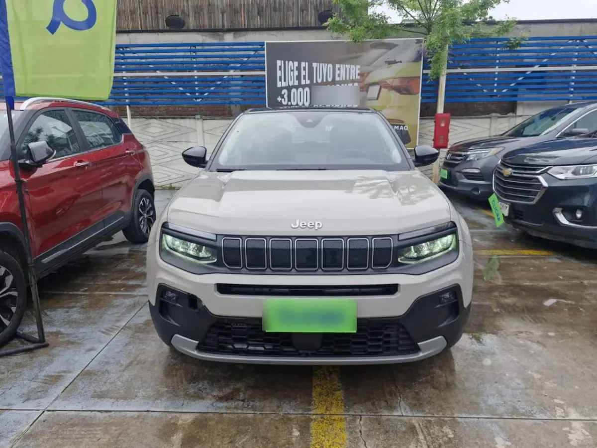 Jeep Avenger 1.2t Altitude 2wd Mt 5p año 2026