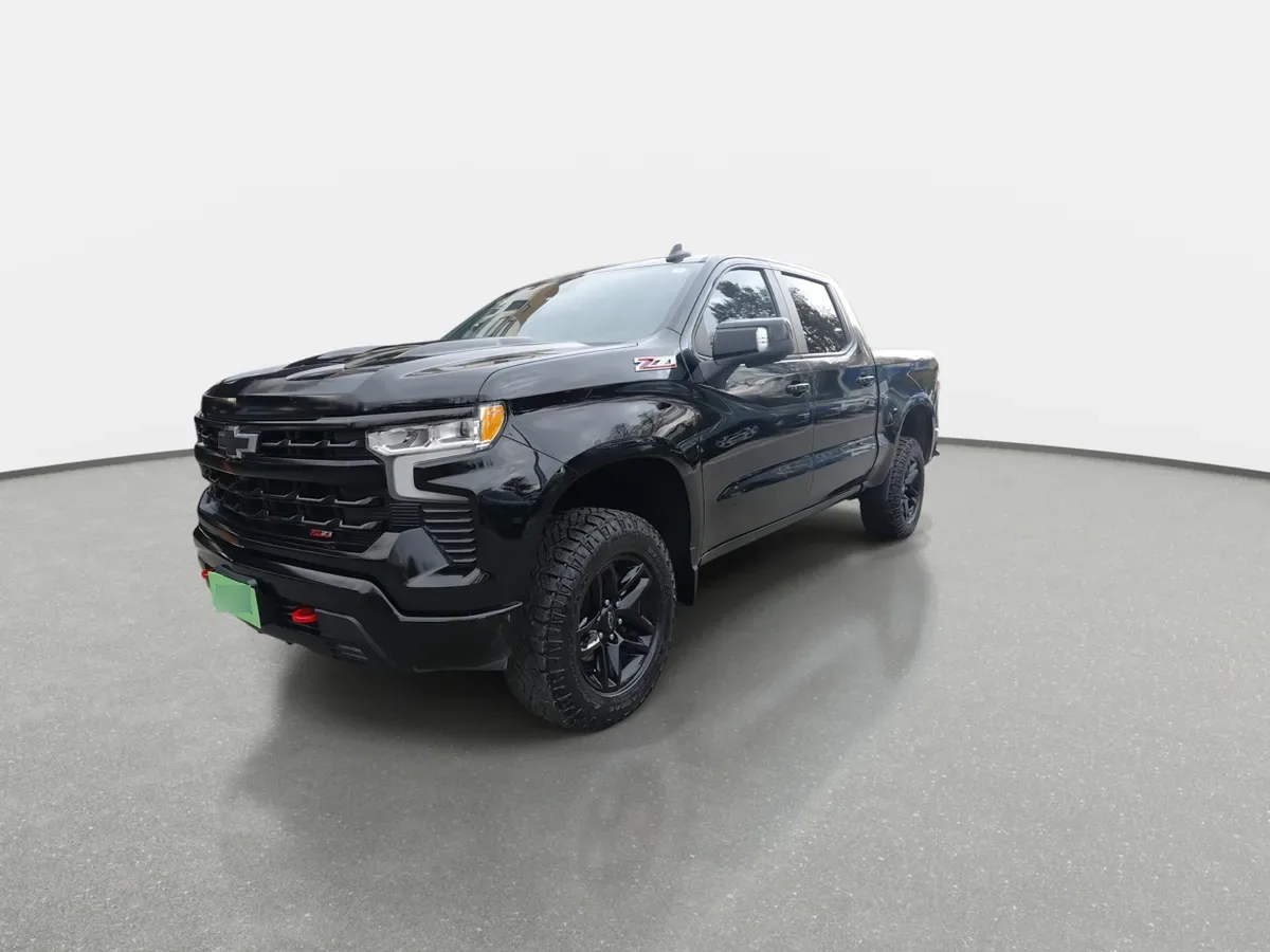 Chevrolet Silverado 5.3 Lt Trail Boss Z71 4x4 At 4p año 2023