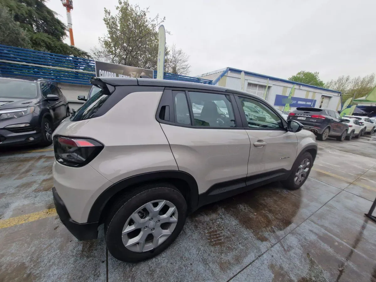 Jeep Avenger 1.2t Altitude 2wd Mt 5p año 2026