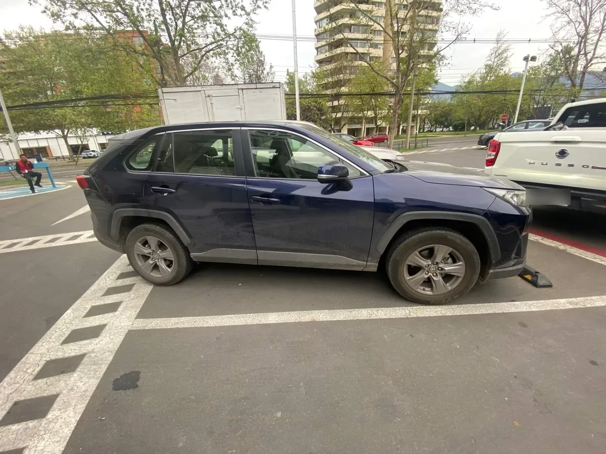 Toyota Rav 4 2.0 Le 4x2 Mt 5p año 2024