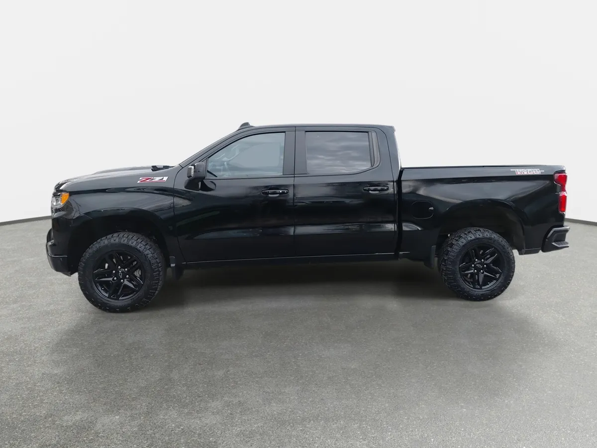 Chevrolet Silverado 5.3 Lt Trail Boss Z71 4x4 At 4p año 2023