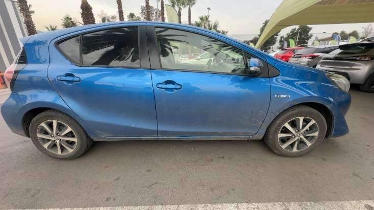 Toyota Prius 1.5 C Hib 4x2 Hb At 5p año 2020