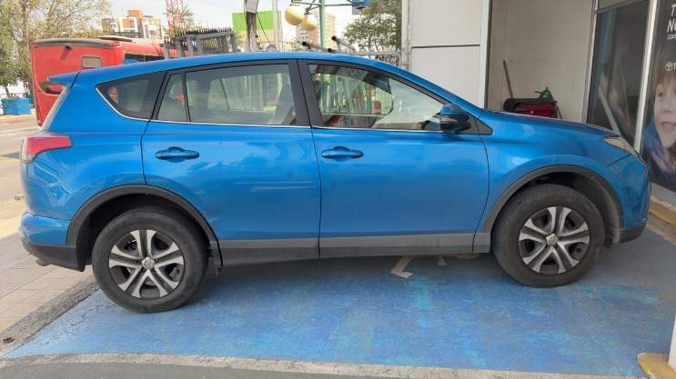 Toyota Rav 4 2.0 Lujo 4x2 Cvt At 5p año 2017