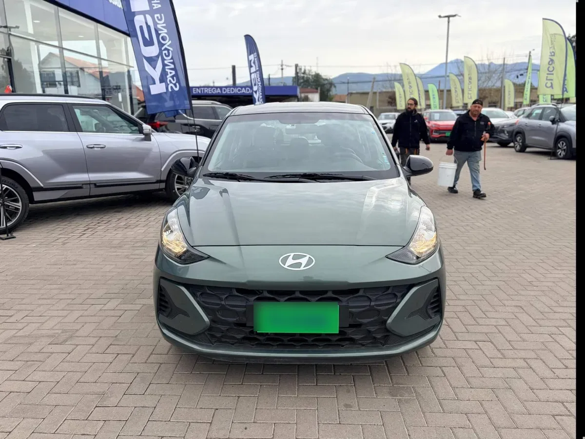 Hyundai Grand I10 1.2 Plus 4x2 Hb Mt 5p año 2025