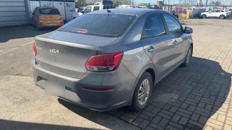 Kia Soluto 1.4 Lx 4x2 E6 Mt 4p año 2026