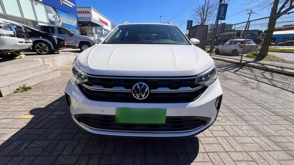 Volkswagen Nivus 1.0 Tsi Highline 4x2 At 5p año 2025