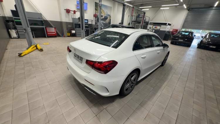 Mercedes-Benz A 200 1.3 Amg Line 4x2 Sedan At 4p año 2023